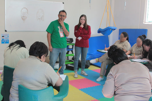 Camdelafu participa en "Dibujando La Paz y la Democracia" el programa educativo en escuelas y prisiones